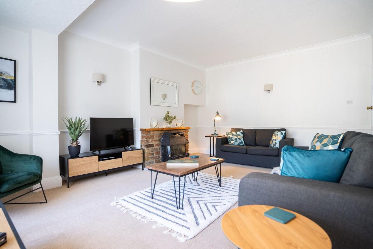 Beautiful Detached Home In Quaint Village Setting Wetherby Eksteriør bilde