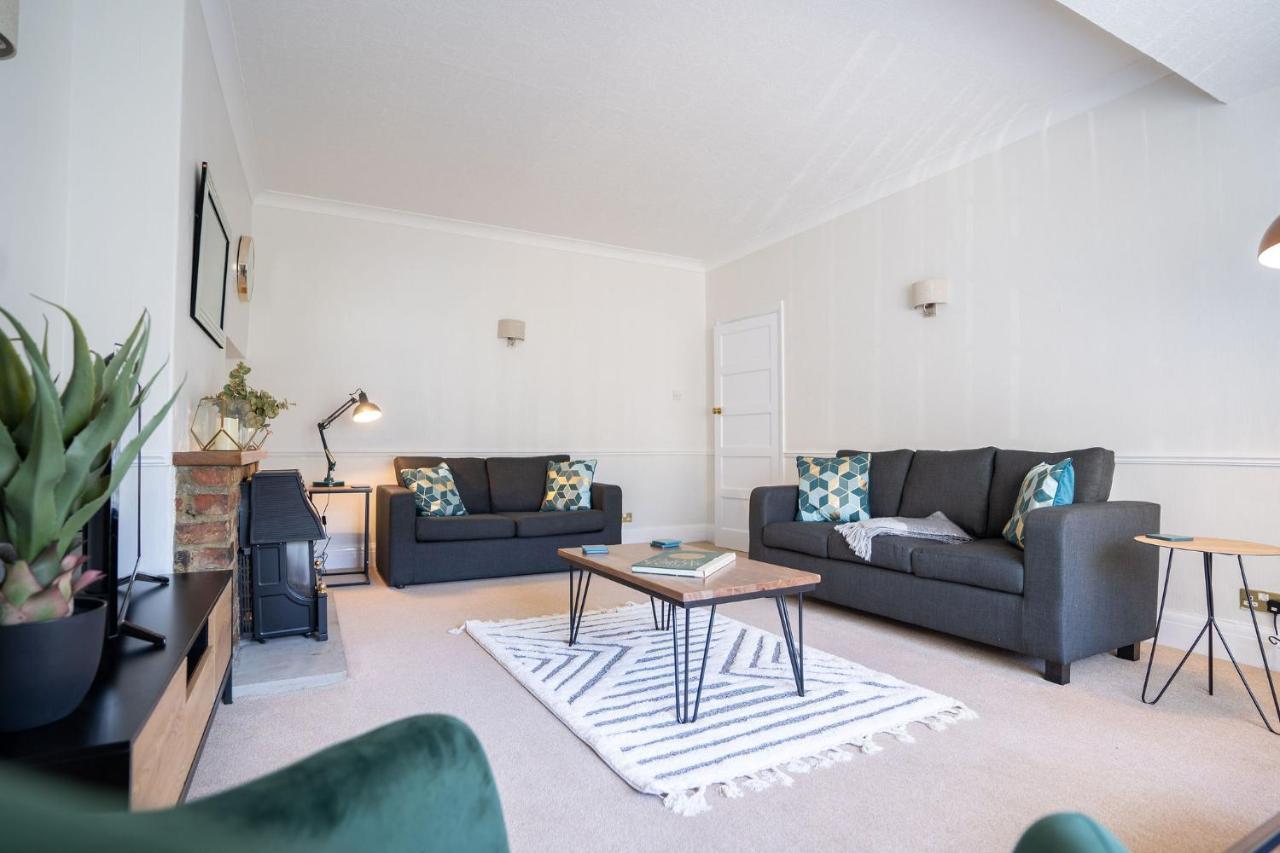 Beautiful Detached Home In Quaint Village Setting Wetherby Eksteriør bilde