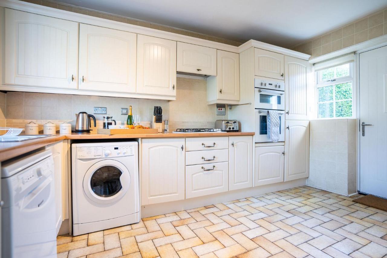 Beautiful Detached Home In Quaint Village Setting Wetherby Eksteriør bilde